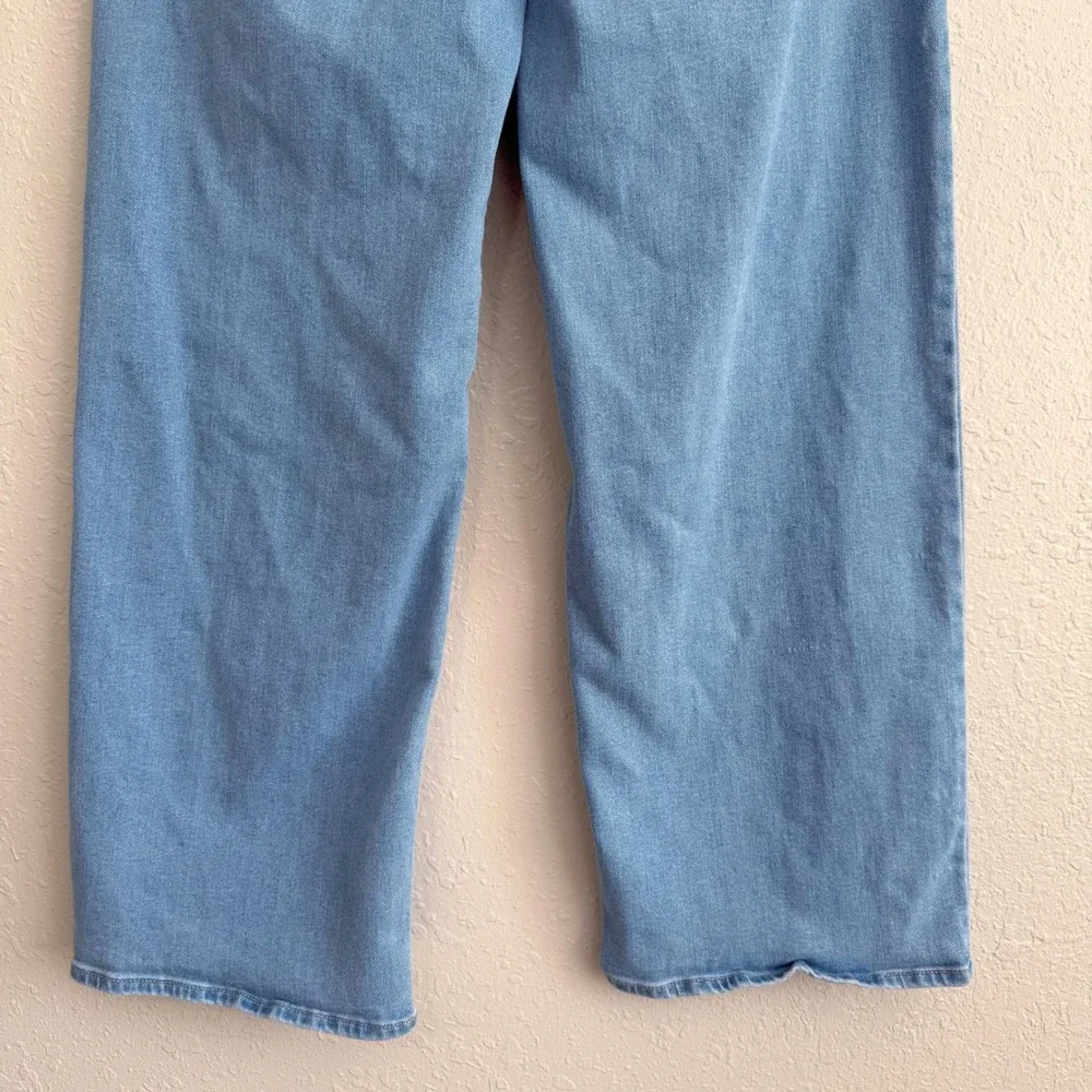 Old Navy Wow Wide Leg High Rise Jeans Light Wash Blue Denim 10